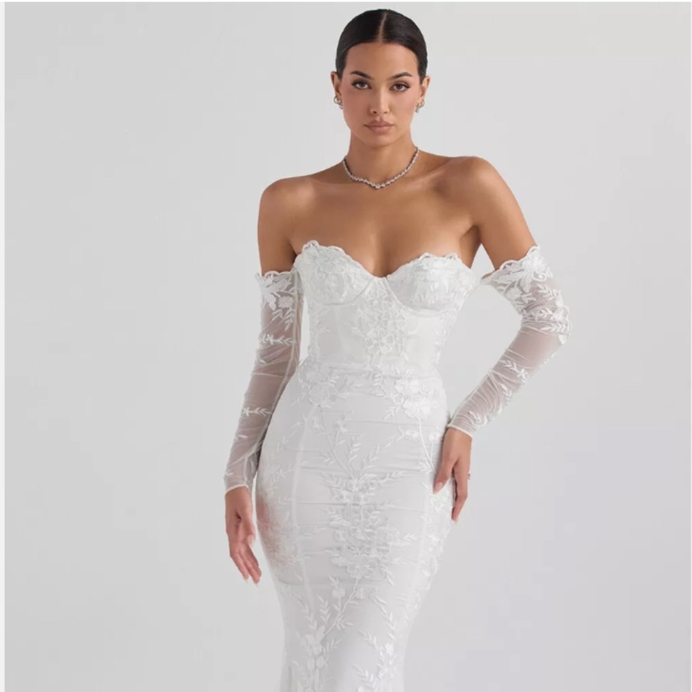 HOUSE OF CB 'Isabelle' White Lace Long Sleeve Bridal Gown